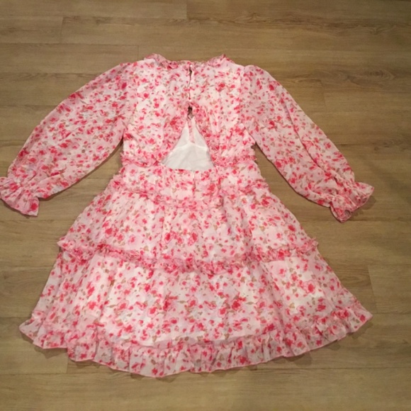 Women's Floral Deep V Neck Ruffle Flowing Short Dress - Picture 9 of 10